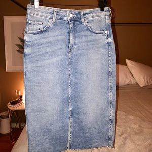 Denim pencil skirt, high waisted.